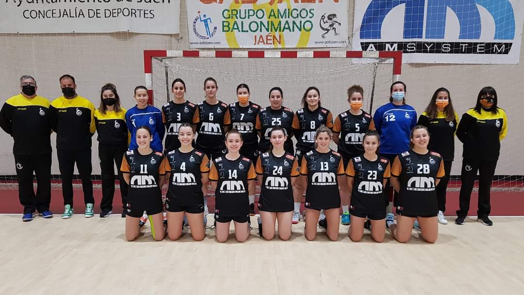 Contundente primera victoria del GAB Jaén Femenino por 32-18