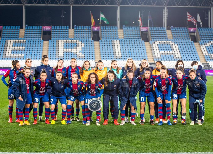 No pudo ser. Alharilla no pudo levantar la Supercopa con la UD Levante