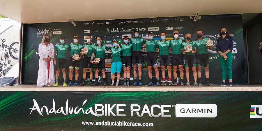 Schneider y Hovdenak vencen consiguiendo adjudicarse la Andalucía Bike Race