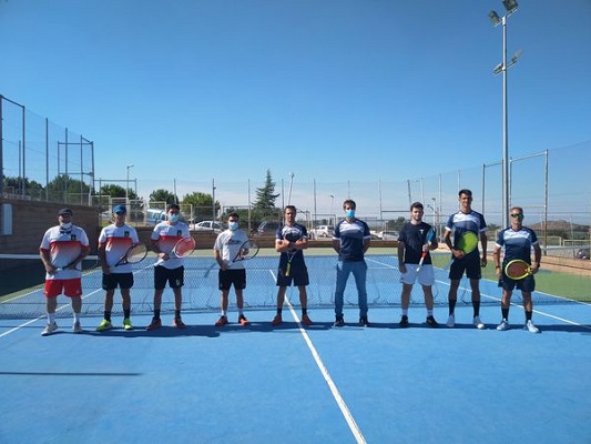 EL CT Linares se proclama campeón provincial de Liga por Equipos categoría absoluta de tenis