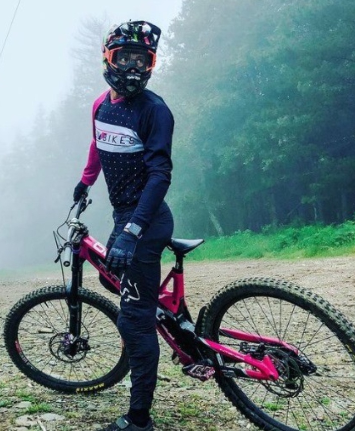 Rafa Bascón disputa el Campeonato España de Descenso BTT-DHI