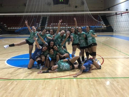 Primera victoria del Club Voleibol Linares femenino en 2ª Andaluza ante el Granavoley