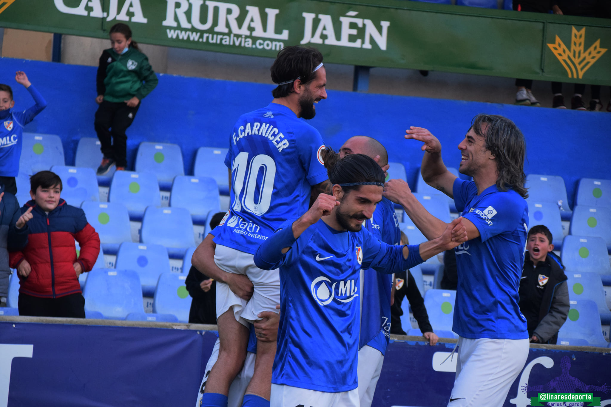 Goleada para cerrar el año en Linarejos