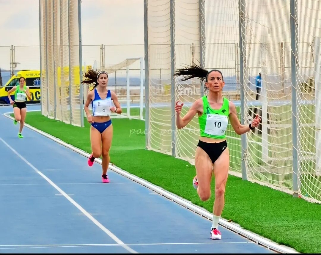 Noelia Valenzuela Campeona de Andalucía Absoluta de 5000 metros y subcampeón M40 de 10000 Ildefonso Jiménez