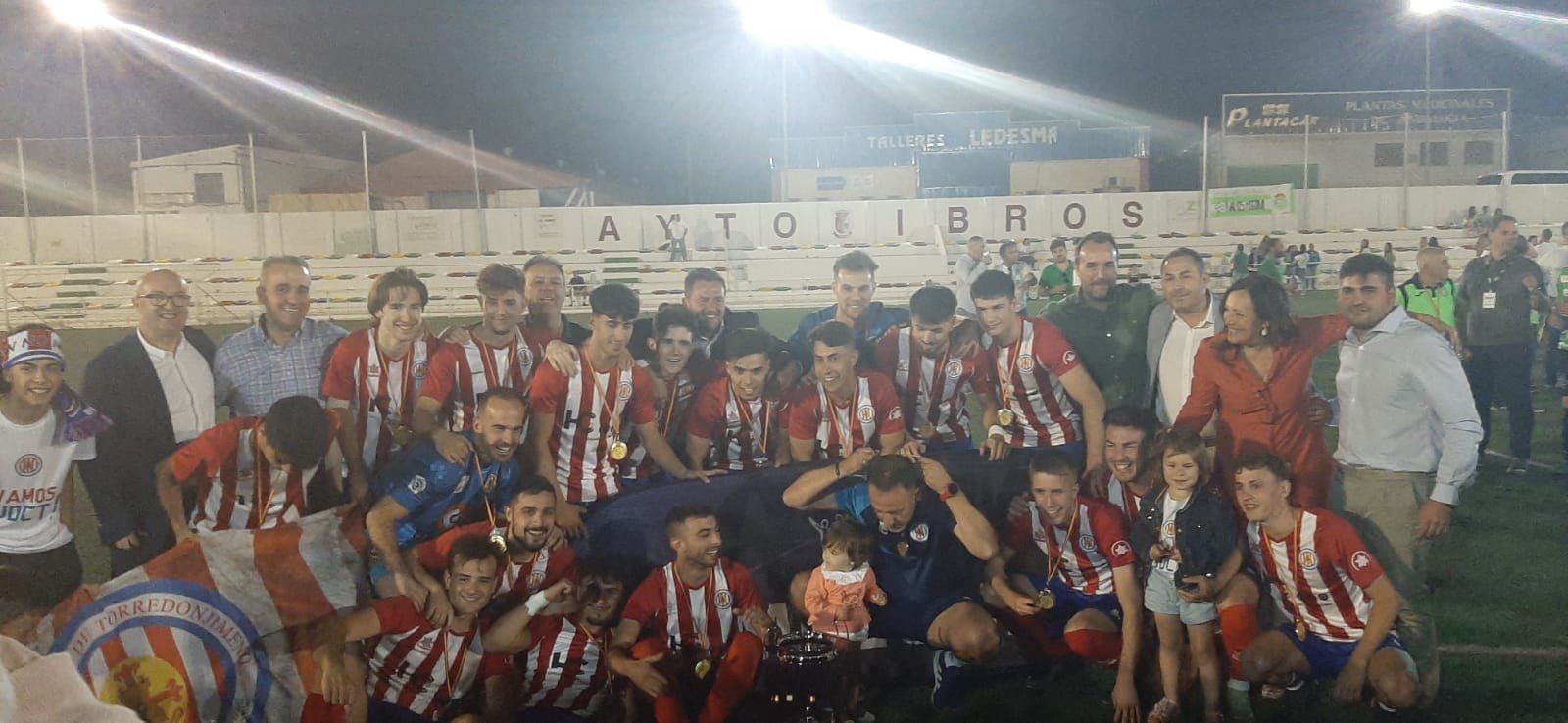 El UDC Torredonjimeno B alza la Copa Subdelegada en Ibros