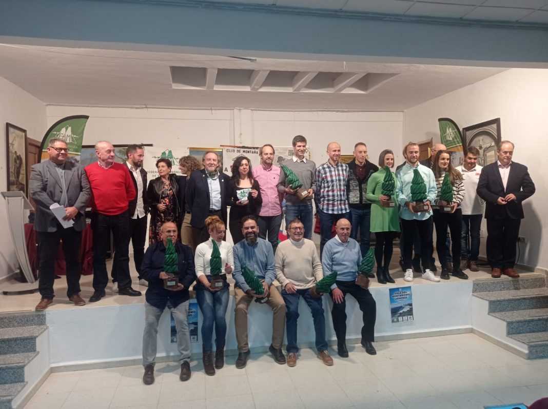Premios y reconocimientos a los deportistas de montaña en la II Gala del Montañismo de Jaén
