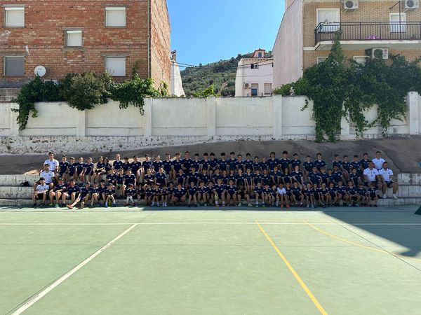 Un centenar de niños clausuraban con la visita de Dani Rodríguez el Campus multideportivo Sierra de Segura