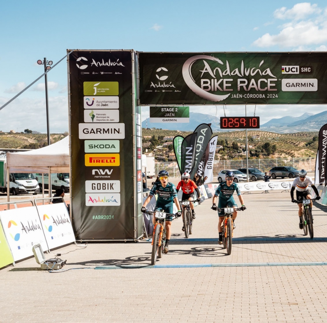 Andreas Seewald – Marc Stutzmann en hombres y Janina Wüst – Rosa Van Doorn en mujeres nuevos líderes tras la etapa 2 de la Andalucía Bike Race